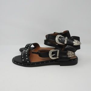 Bestelle Silver Studded Buckle Sandals Size 7 NWOT